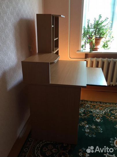 Компьютерный стол