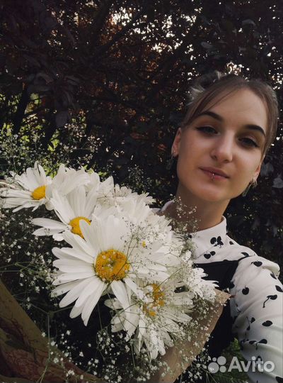 Официант, продавец-кассир