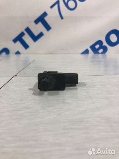 Концевик капота BMW X3 e83 2.5 ат