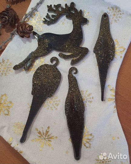 Ёлочные новогодние игрушки из смолы