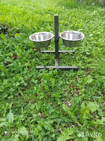 Подставка с мисками для собак