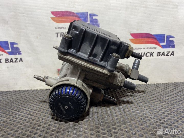 Кран управления тормозами прицепа