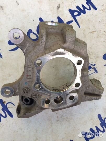 Цапфа задняя левая Nissan Fuga Y50 VQ25DE 2006