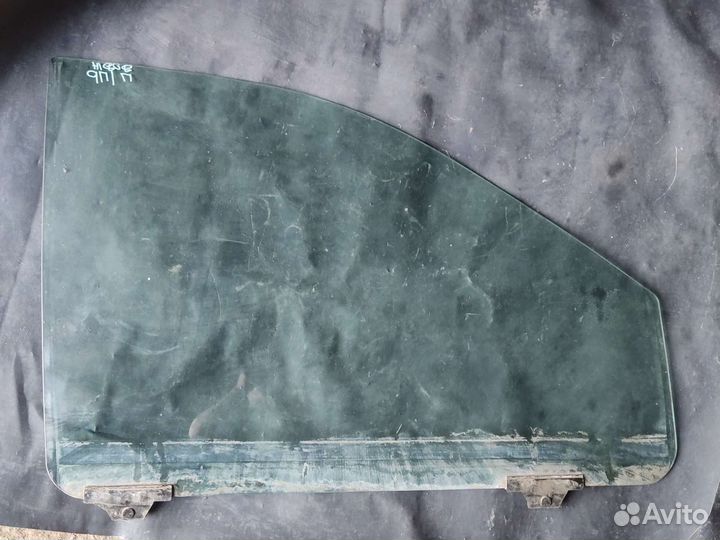 Стекло переднее правое Dodge Caravan 4