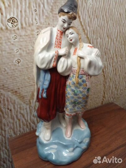 Статуэтка фарфоровая. Майская ночь