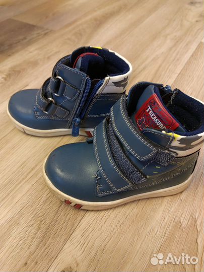 Продаю ботинки