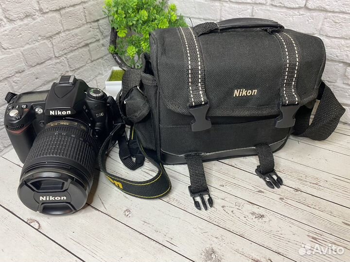 Зеркальный фотоаппарат Nikon D90