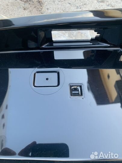 Накладка двери багажника для Nissan Primera Новая