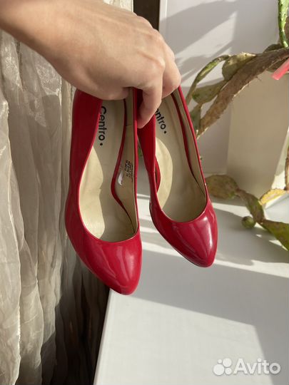 Туфли лакированные красные лодочки 39