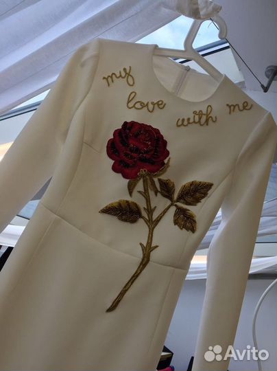 Вышивка на одежде, крое, текст, логотипы