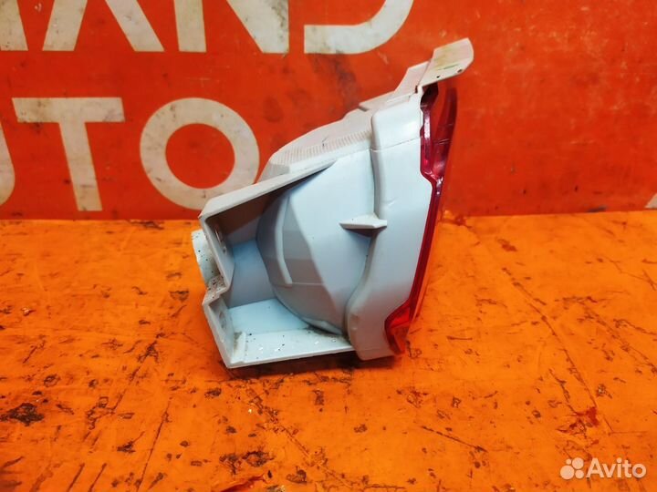 Фонарь противотуманный левый Toyota Land Cruiser