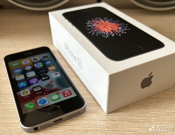 iPhone SE, 32 ГБ
