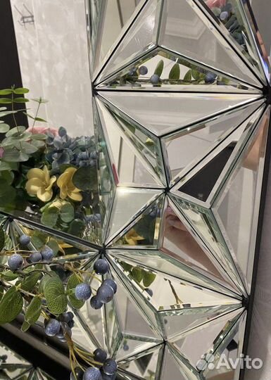 Зеркало и консоль