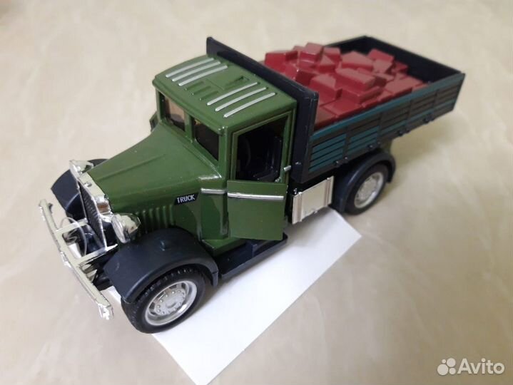 Машина металл свет,звук,инерционная. Новая