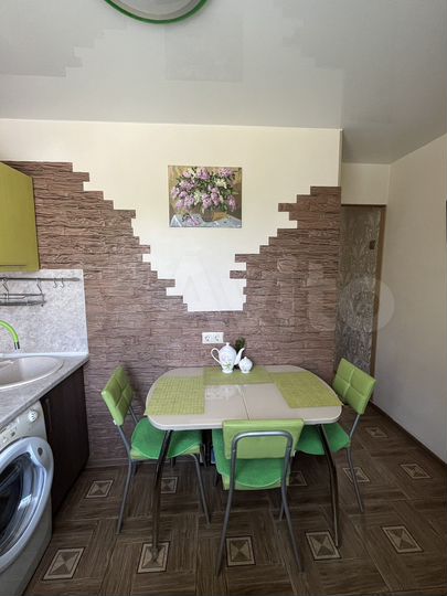 3-к. квартира, 58 м², 2/5 эт.