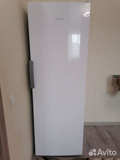 Холодильник новый indesit
