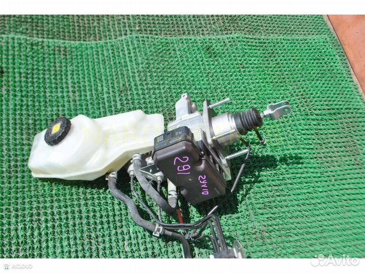 Главный тормозной цилиндр toyota C-HR 2017 ZYX10