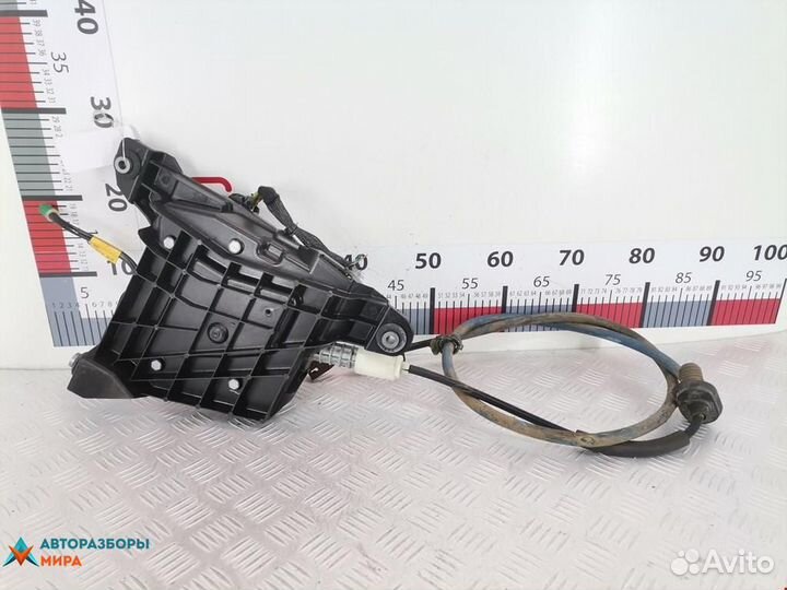 Блок управления ручником Peugeot 5008 2010