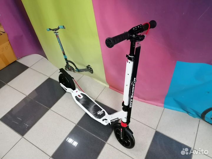 Самокат с дисковым тормозом
