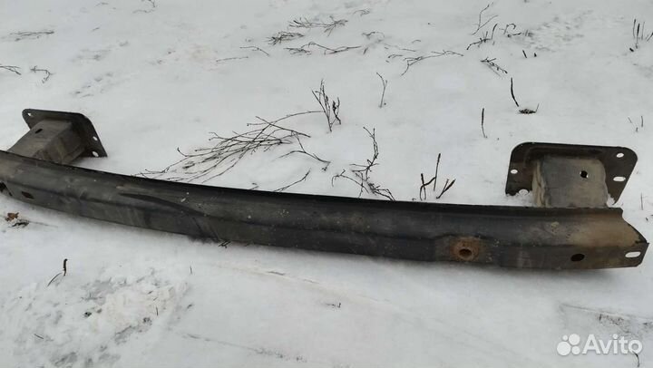 Усилитель заднего бампера