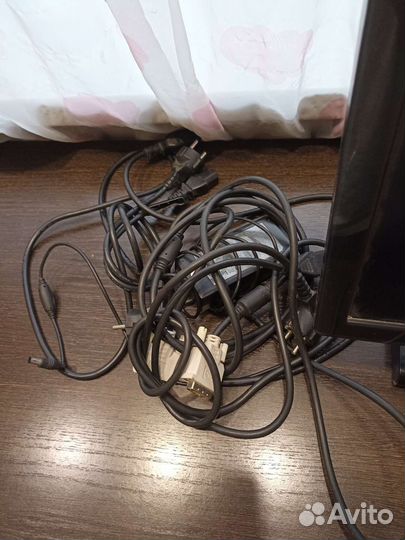 ЖК монитор 19