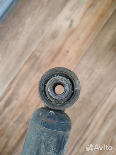 Амортизатор передний