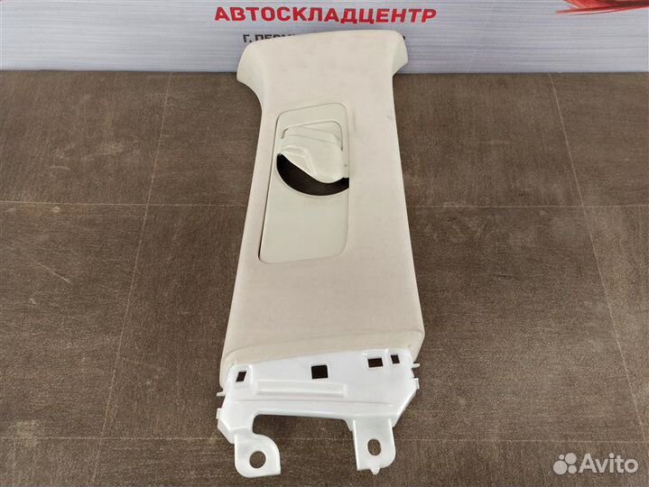 Обшивка стойки у ремня Lexus RX4 с 2015 года