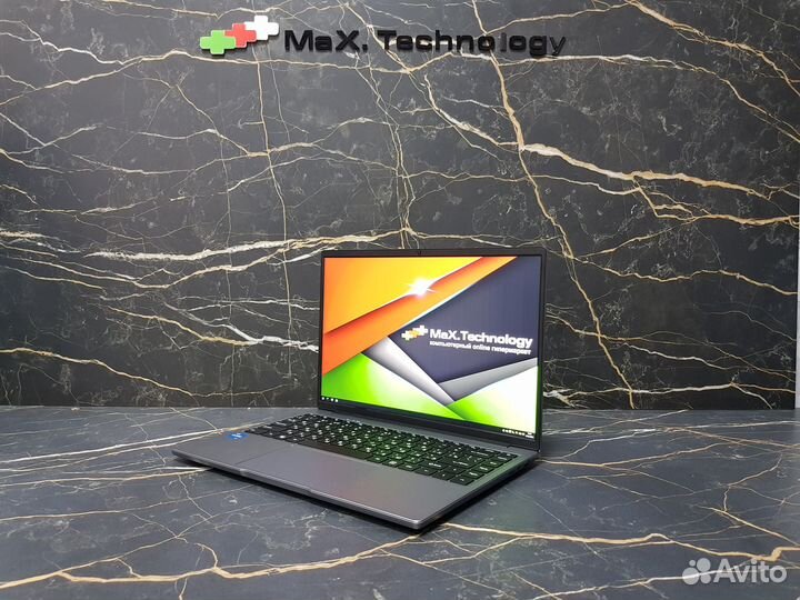 Стильный ноутбук 14 дюймов на Core i5 8/512Gb IPS