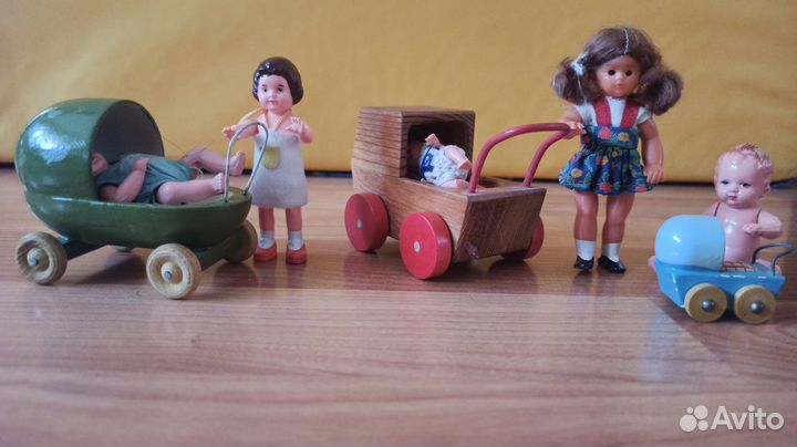 Коляска,мебель гдр для маленьких кукол,пупсиков