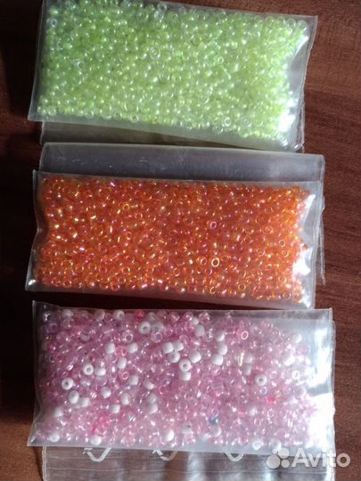 Бисер, пайетки. бусины