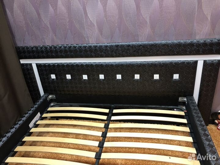 Кровать двухспальная