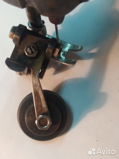 Рол-прес для швейной машинки, по коже