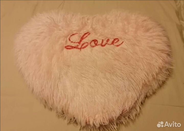 Подушки-сердца 3 штуки новые