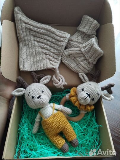 Набор на выписку/подарок ребёнку.Вязванные игрушки
