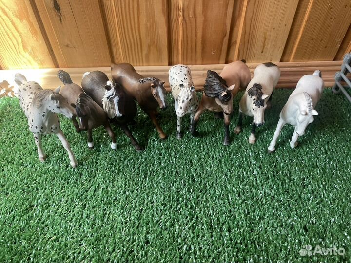 Коллекционные фигурки лошадей schleich