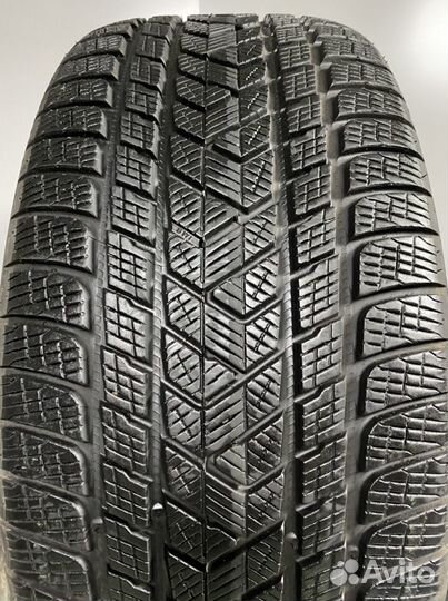 Pirelli Scorpion Winter 275/40 R22