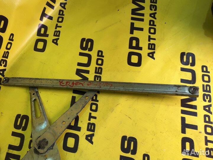 Стеклоподъемник передний правый Toyota Voxy