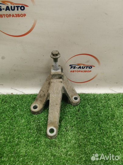 Кронштейн МКПП Ford Focus 3 хетчбэк 1.6 pnda 2012