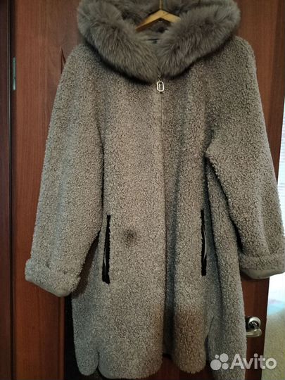 Продам полупальто двухсторонние размер 70-72