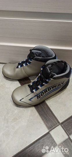 Лыжные ботинки р37(23 см