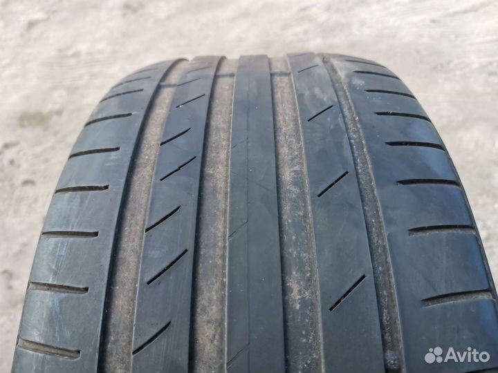 Kumho 722 255/40 R19
