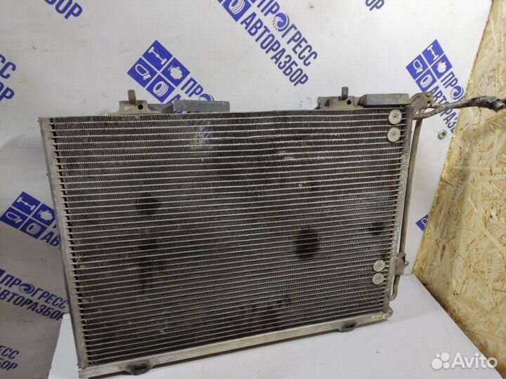 Радиатор кондиционера Mercedes-Benz W202 седан 1.8