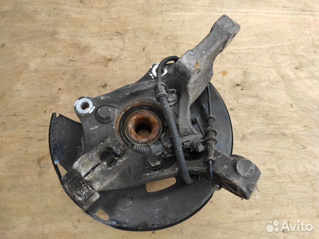 Кулак поворотный правый 1.3 1.4 1.6 Opel Astra J