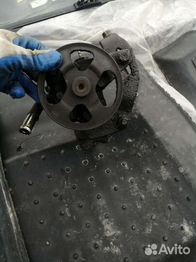 Насос гура mazda 323 BJ 1.6