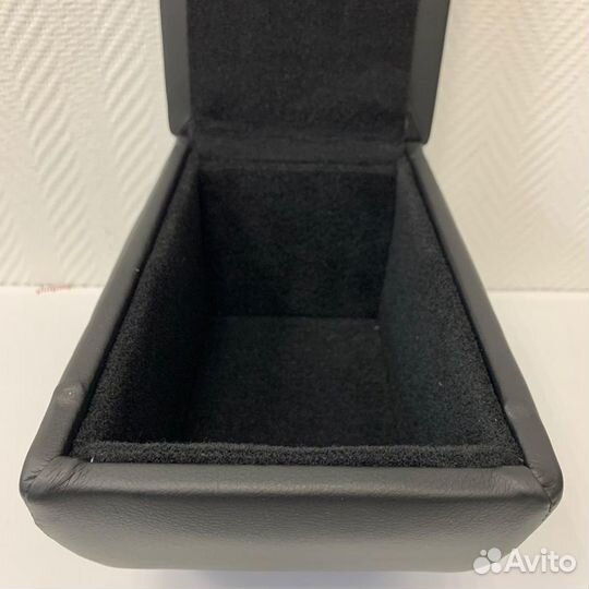 Штатный подлокотник chevrolet lacetti (2004)