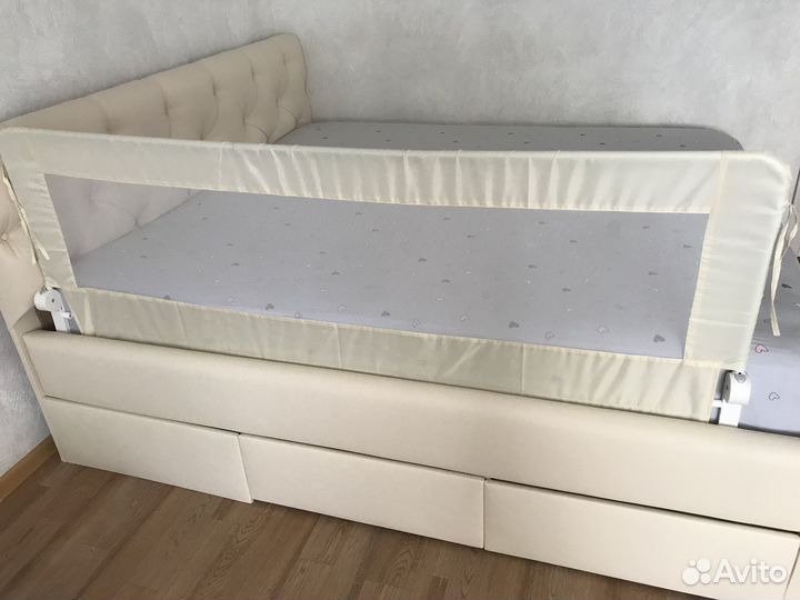 Защитный барьер на кровать 180 см