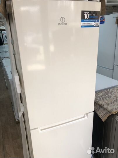 Холодильник indesit