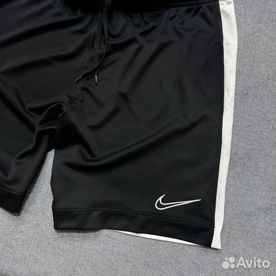 Шорты Nike Размер XL легкие оригинал