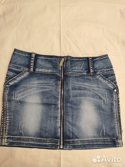 Джинсовая мини-юбка