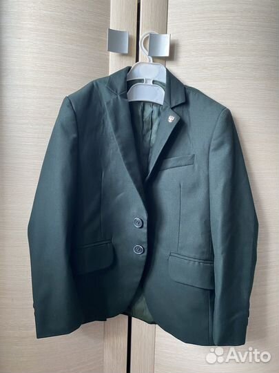 Школьный пиджак для мальчика зеленый 134